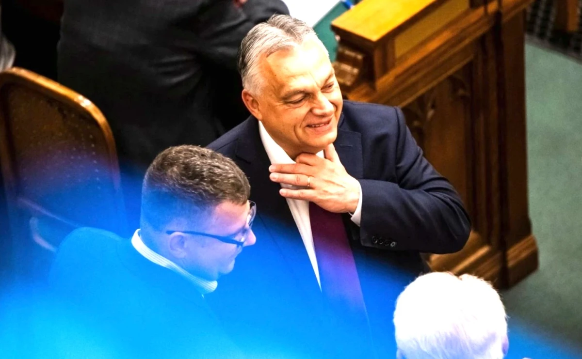 Следователи от унгарската прокуратура се появиха във вторник без предварително