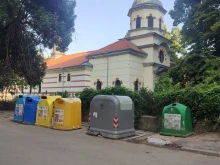 Заради снимките на филм: Местят контейнерите край храм "Св. Георги" в Русе