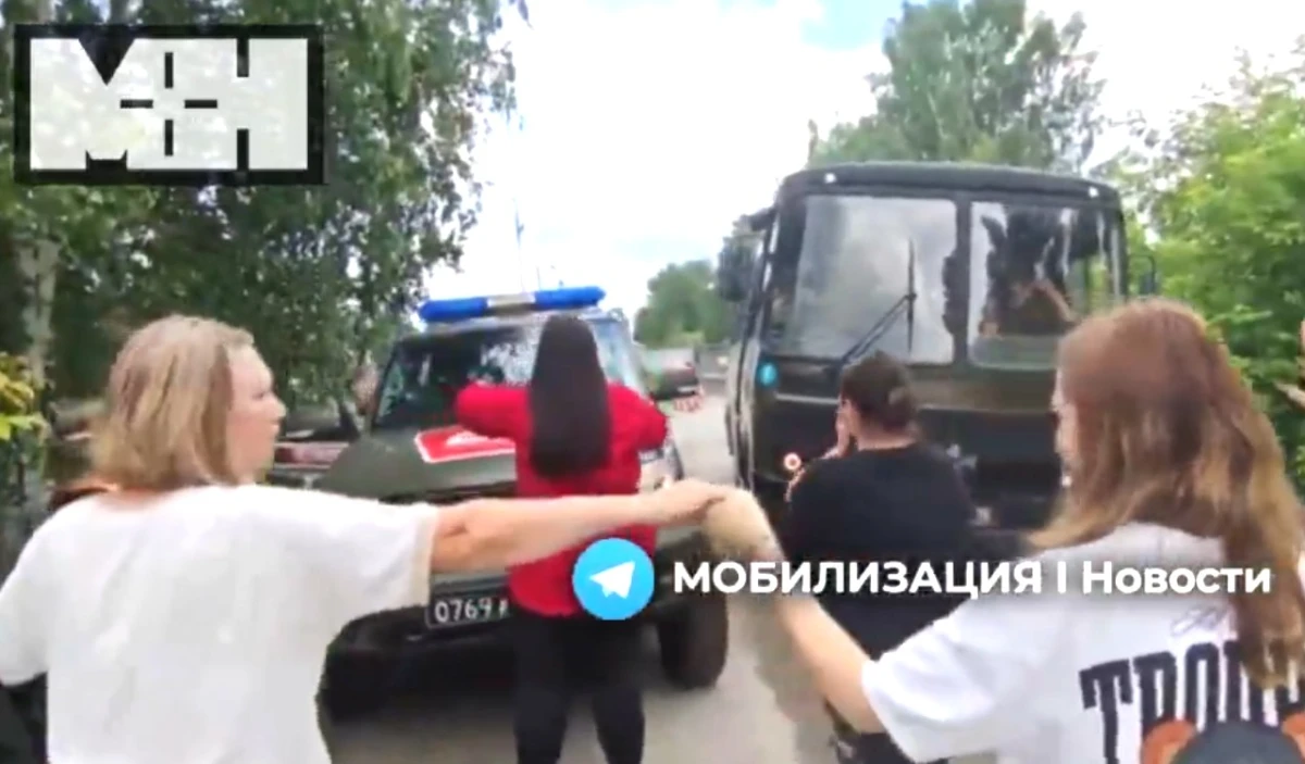 Погребах съпруга си позволете ми да се сбогувам със сина