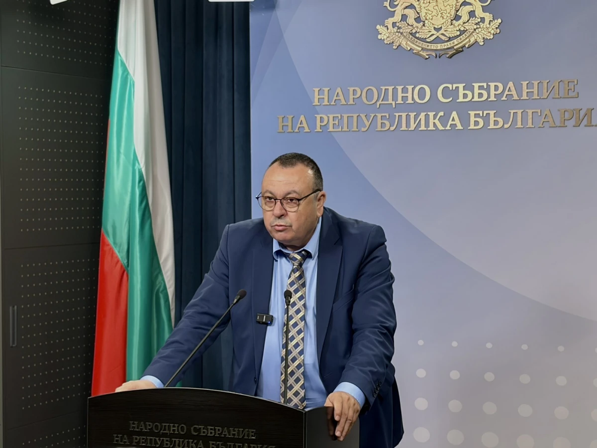 Вътрешният министър и жена му Анета Демерджиева притежават 411 имота