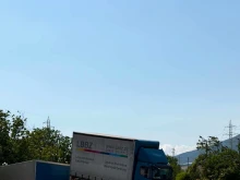 Обърнато ремарке затвори движението между Мъглиж и Дъбово в двете