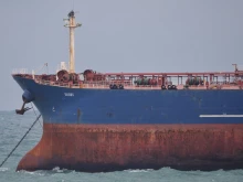 "Морска администрация" проверява танкера "Кайрос" за течове на мазут