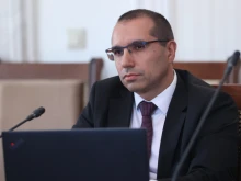 Парламентът избра единствения кандидат за член на КПК 