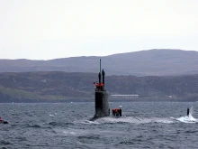 Американската ядрена подводница USS Oregon акостира в Шотландия