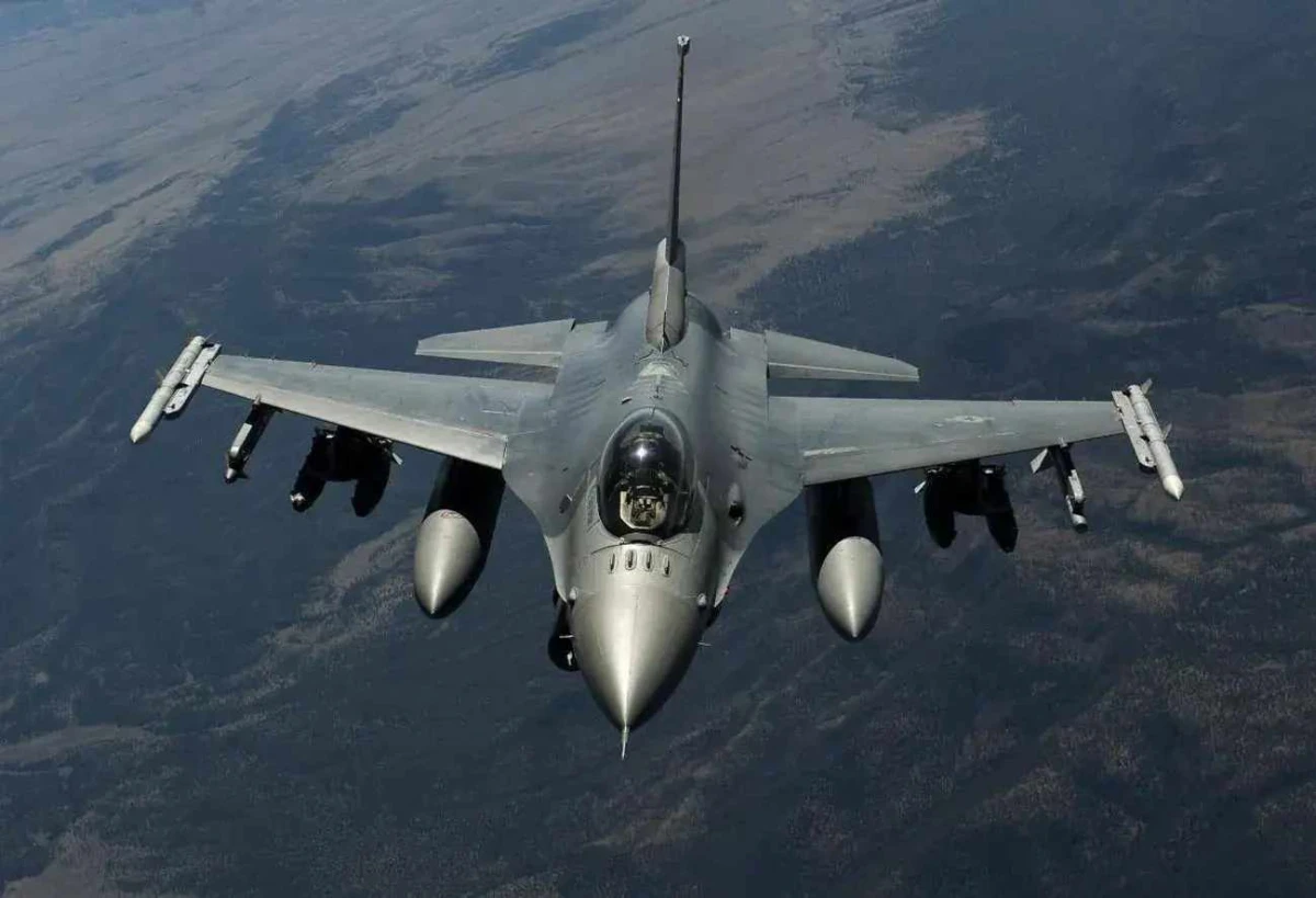 Румънски изтребител F 16 е свалил безпилотен летателни апарат който