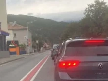 Верижна катастрофа блокира движението в района на Кресна