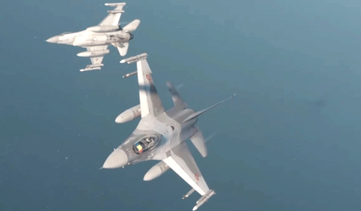 Президентът на Румъния съобщи в неделя че изтребител F 16