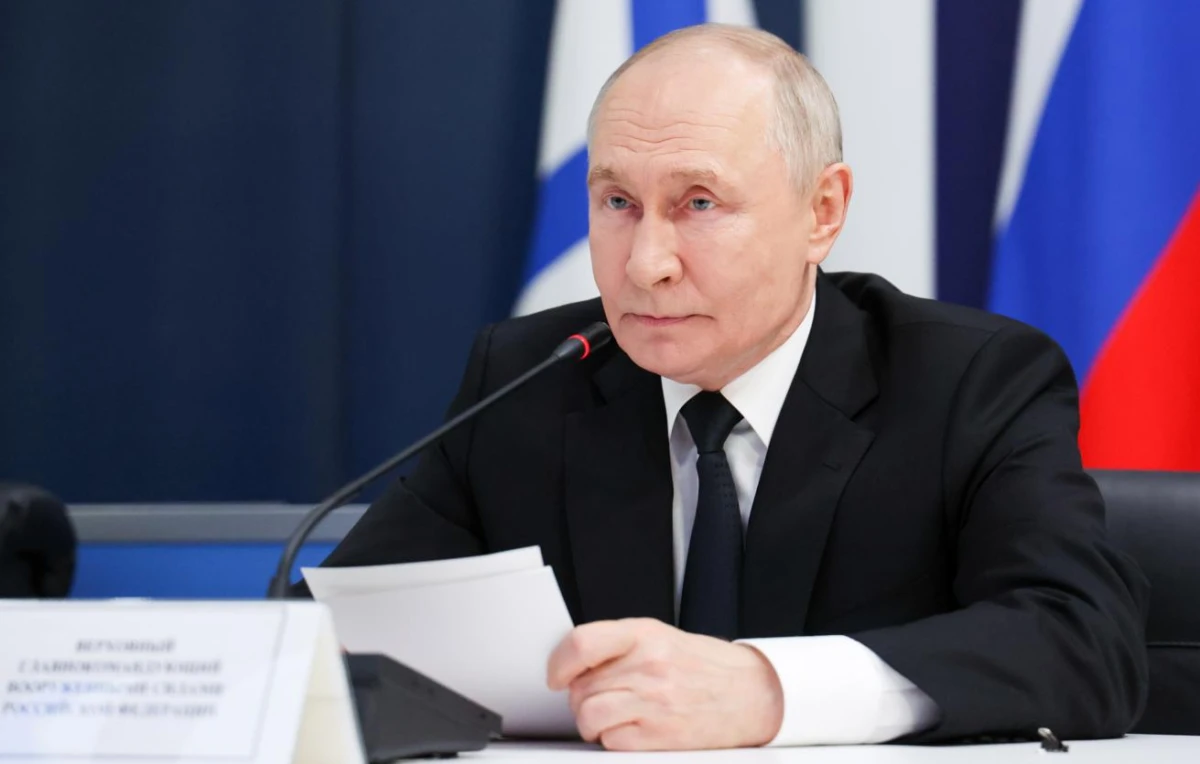 По време на докладите на командващите флотите руският президент отбеляза