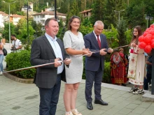 Зам.-министърът на културата доц. д-р Пламен Славов откри обновеното читалище в Баните