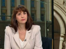 Министър Ефремова: Практиката - работодатели да назначават служители формално на половин работен ден - често прикрива реални доходи и ощетява самите работници