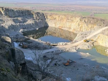 Спряха разширяването на строителна кариера във Великотърновско