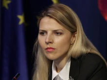 МВнР към Костадинов: Велислава Петрова няма бивш съпруг, нито връзки с МИ6