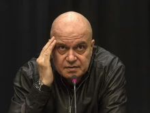 Слави Трифонов към Демерджиев: Да не би да сте си помислили, че е август и няма да Ви питам за "Петрохан"?