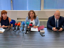 ��������: 3 ������� � 2 �������� �� �������������, ������� � �������� � ���� ��������