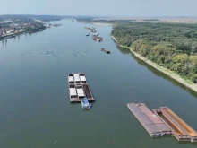 Пожар избухна на баржа с въглища в река Дунав край Русе