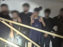 Задържаха 8 мигранти, укрити в микробус, влизащ от Гърция. Шофьорът го хващат за втори път за превоз 