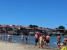 Педиатърката дала на майка ми един съвет, който е релевантен и днес: Не оставяйте детето да сяда голо върху пясъка"