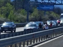 Верижна катастрофа затрудни движението по АМ "Тракия" край Стара Загора