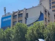 Остър отговор от Прищина: Косово премахна украинското знаме от сграда в столицата заради позицията на Зеленски