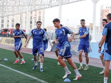 Левски води с гол на Рейналдо срещу Кайрат Алмати на почивката