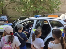 Полицаи учиха деца на пътна безопасност в библиотеката в Рила