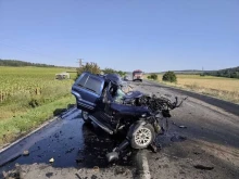 Първи кадри от тежката катастрофа край Разград: Колата е неузнаваема
