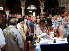 Миряни се помолиха за здраве, благополучие, благоденствие и мир пред Хавайската икона