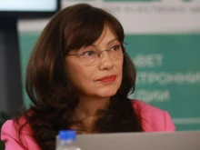 Милотинова отговори на критиците защо Бургас ще е домакин на "Евровизия"