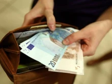 Очаквания: Минималната заплата през 2027 г. да бъде между 670 и 680 евро