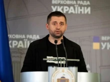 "Дзеркало тижня": НАБУ подготвя обвинение срещу Арахамия и ново срещу Ермак