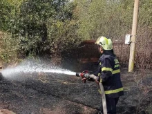 Пожар в пункт за рециклиране на отпадъци вдигна на крак търновските пожарникари