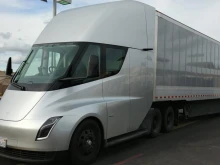 Tesla получи гигантски договор за камиони Semi