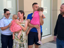 Майката на спасеното в Пловдив бебе: За мен полицаите са ангели