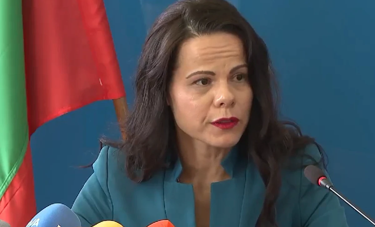 Катя Ивкова: РЗИ-тата стават дирекции към МЗ, обединяват въздушната и наземната спешна помощ