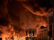 В Киев гори бизнес център след падане на отломки от дрон
