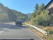 Километрична опашка от автомобили в посока Гърция