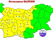 Обрат във времето: Жълт код за гръмотевични бури и валежи в 16 области утре