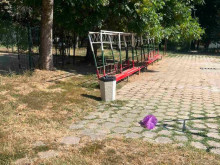 Кметът на столичния район "Изгрев": Поставихме нови каменни кошчета на "Слънчевата площадка" в "Изток"