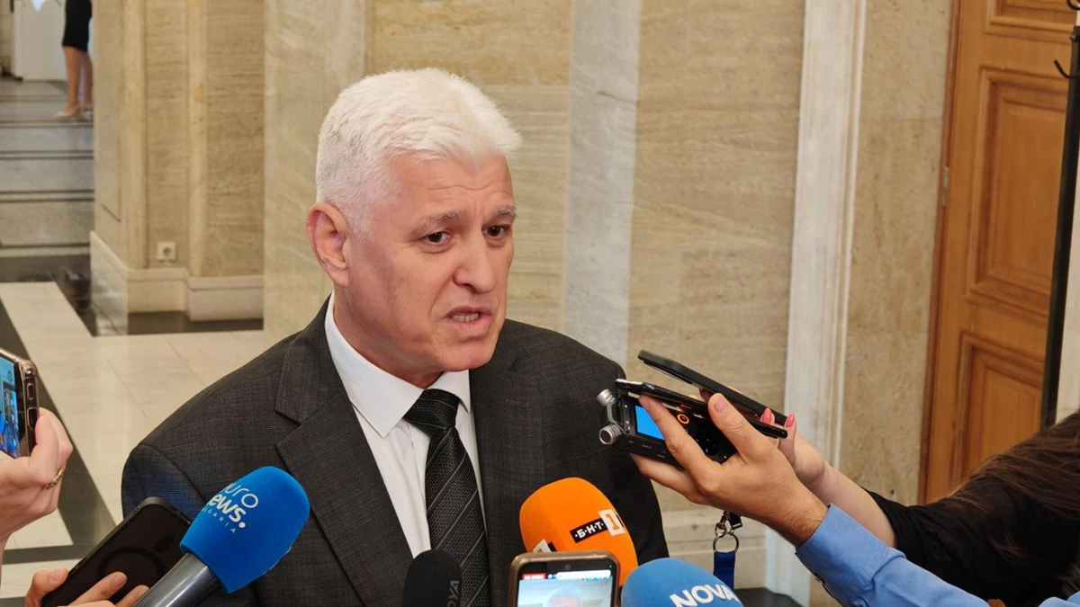 Министър Стоянов: Няма да назова имената на политиците, които подпомагат иранската хибридна атака