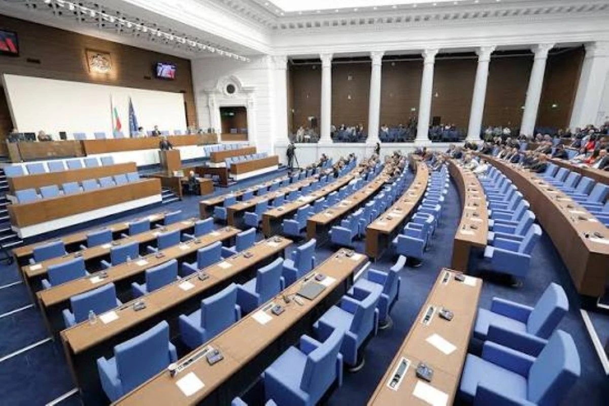 Първо редовно заседание на НС днес: Какво предстои след ваканцията