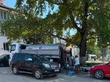 Втори ден водоноски осигуряват вода за населението в община Струмяни