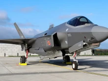 Полша получава още пет изтребителя F-35 