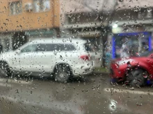 НИМХ: Дъжд, гръмотевици и силен вятър днес