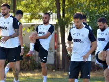 Стартовите състави на Славия и Септември София