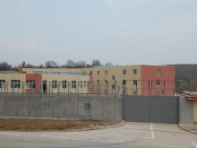 Задържаха 12 мигранти, избягали от центъра в Пъстрогор