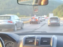 Задръстване затруднява движението по АМ "Хемус"