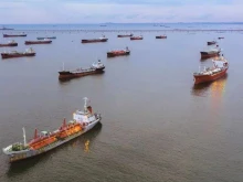 IMO: Шест месеца след началото на конфликта в Близкия изток 400 кораба и 6000 моряци остават блокирани в Персийския залив