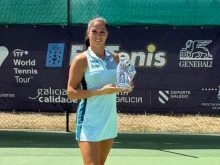 Изабелла Шиникова е вицешампионка на двойки на турнир в Нидерландия