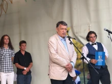 Просветният министър: Мечтайте, но не превръщайте мечтите в химери