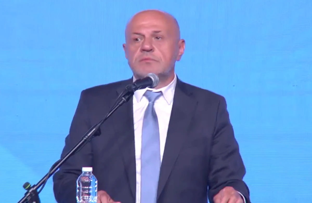 Томислав Дончев: Не се молете за провала на Радев!